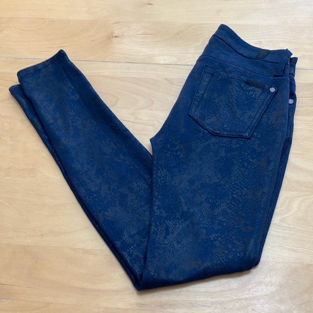 7 Seven for All Mankind | Dark Blue Faux Snakeskin Skinny Ankle Pants size‎ 24